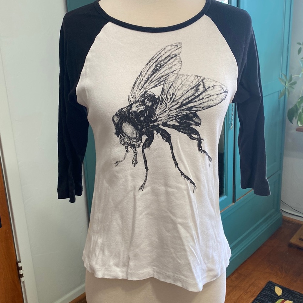 Black and white graphic tee anatomical fly